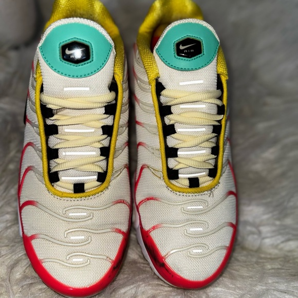 Nike Air Max Plus size: 8.5 womens. Authentic. Good condition. - Picture 2 of 12